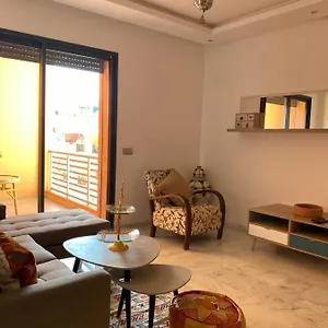 Avec Terrasse Au Calme En Plein Centre De Marrakech Tres Rare Appartement Marrakesh